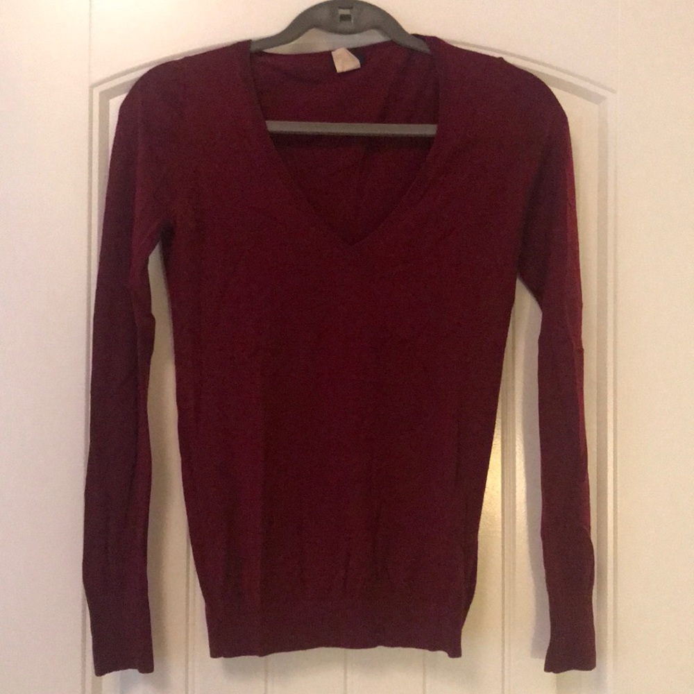 Light weight V-neck sweater